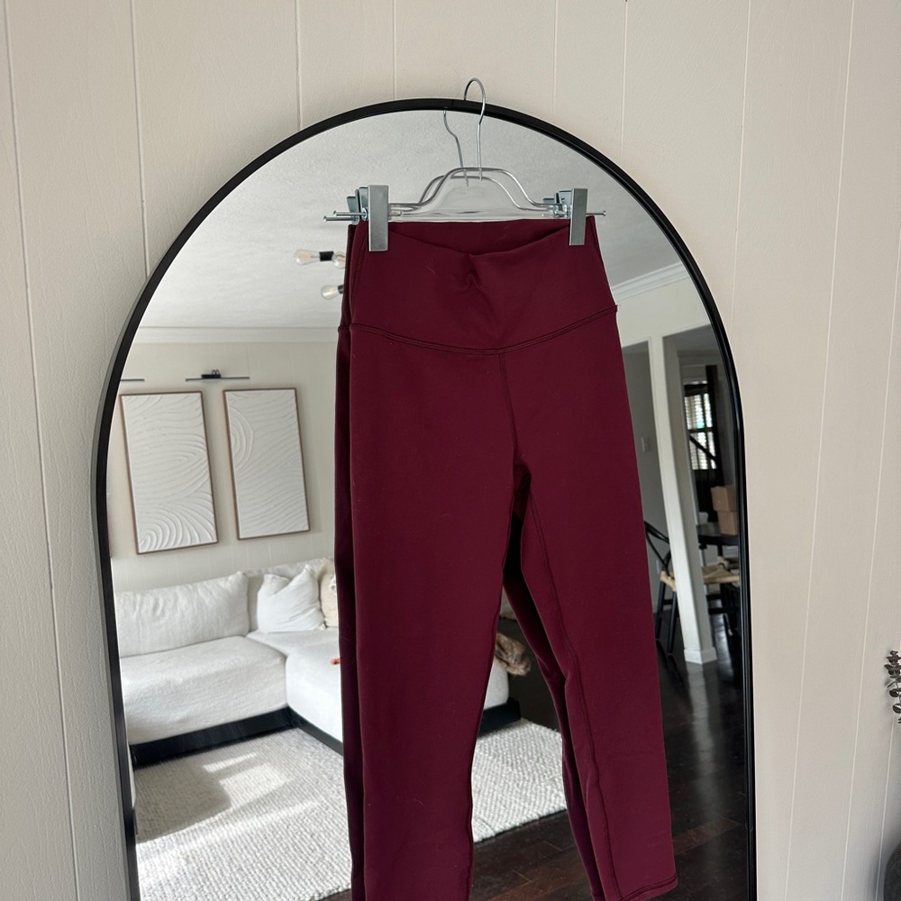 Fabletics Deep Red workout set - Picture 5 of 8